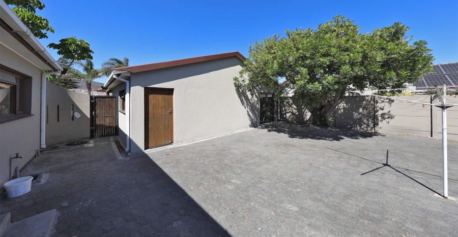 4 Bedroom Property for Sale in Panorama Western Cape